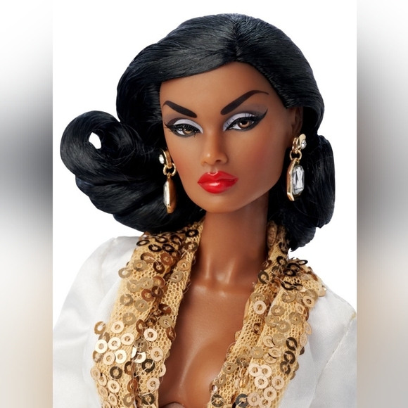 NRFB Burnt Champagne "Della Roux" Fashion Doll Intregity Toy NIB - Picture 7 of 12